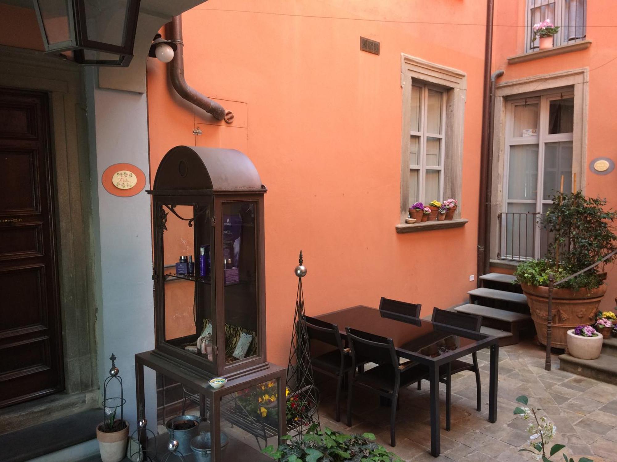 קאלי Bed & Breakfast Del Teatro מראה חיצוני תמונה
