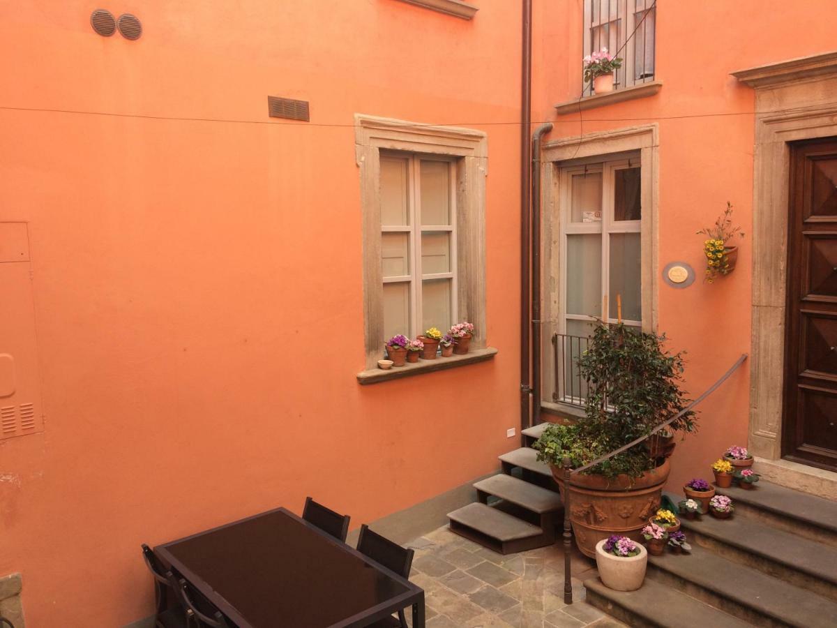 קאלי Bed & Breakfast Del Teatro מראה חיצוני תמונה