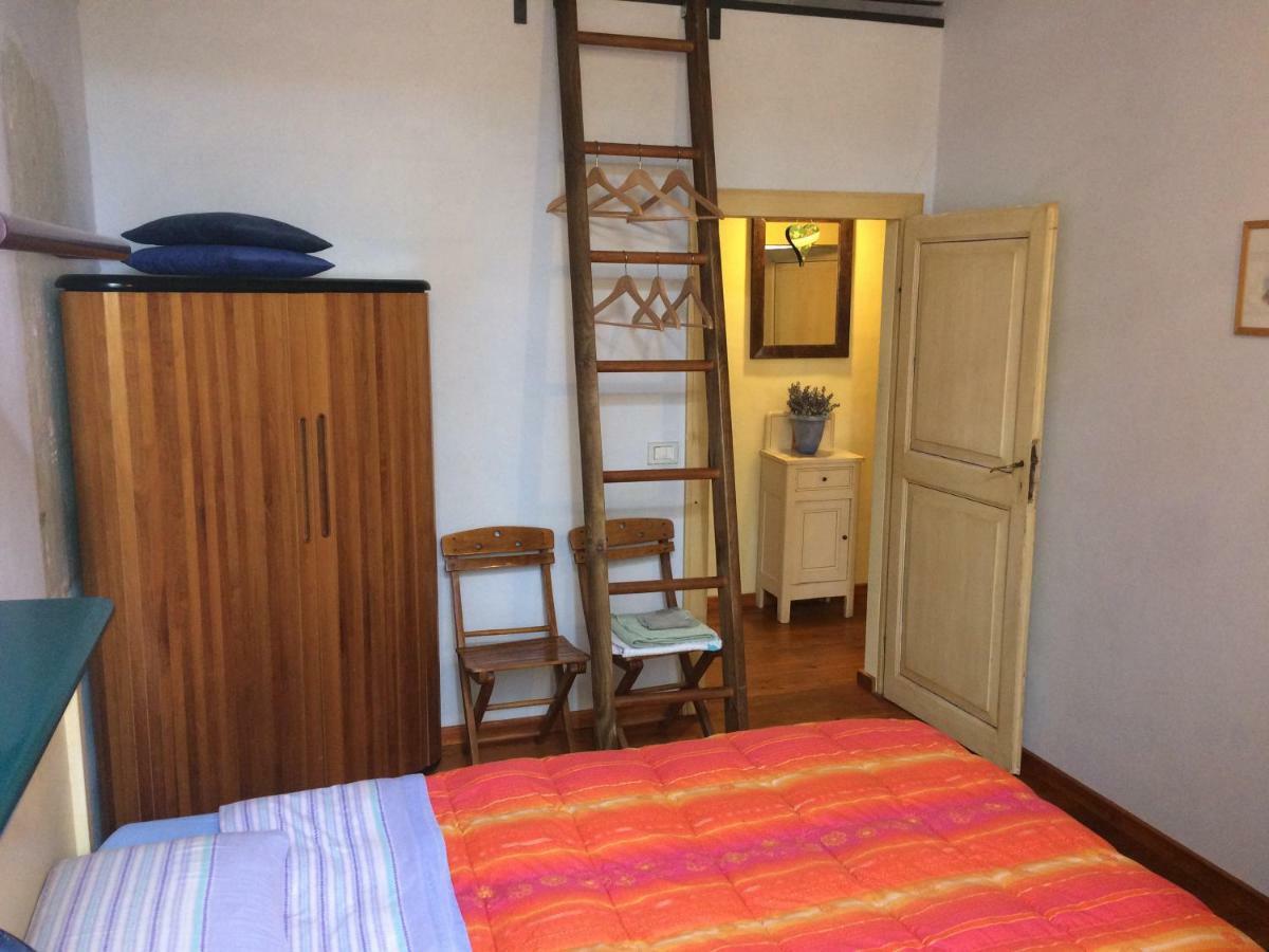 קאלי Bed & Breakfast Del Teatro מראה חיצוני תמונה